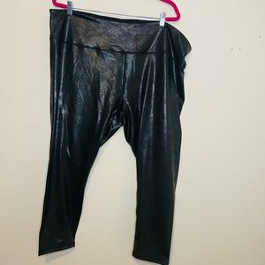 Z By Zella High Waisted Daily 7/8 Laminated Leggings In Black Shine | B27